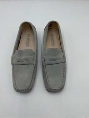 Predictions Women’s Light Gray Suede Penny Loafers Size 7.5 Moc Toe Slip On
